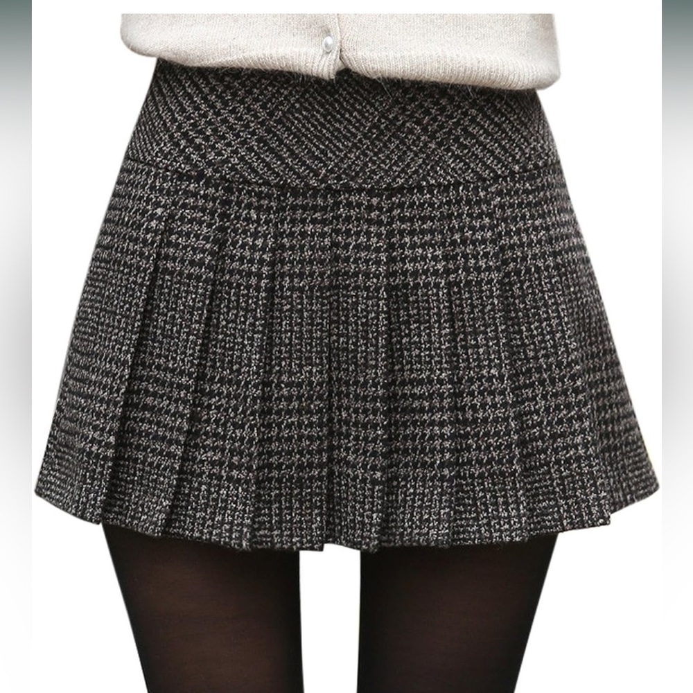 Amazon -Chouyatou Store- Plaid High Wasted Woold Pleated Short Skirt